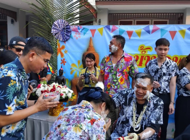 นายสุทธิศักดิ์ โภคาพานิช สหกรณ์จังหวัดสิงห์บุรี พร้อมด้วย ... พารามิเตอร์รูปภาพ 4